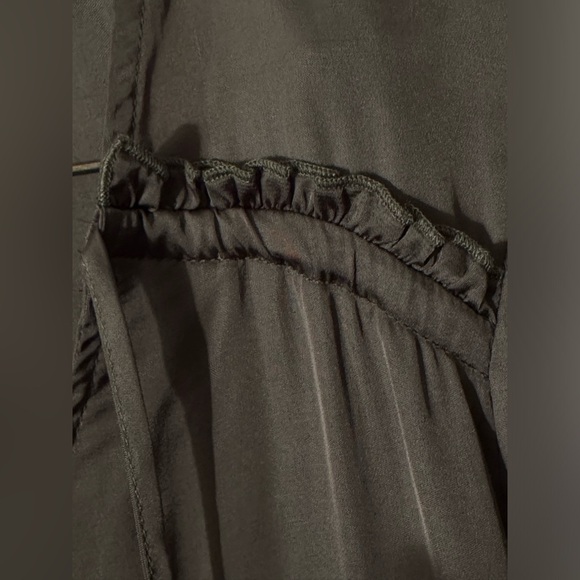 DEAR JOHN Amelia Ruched Long Sleeve Top Army Green (Cypress) SMALL Drawstring - Picture 5 of 9